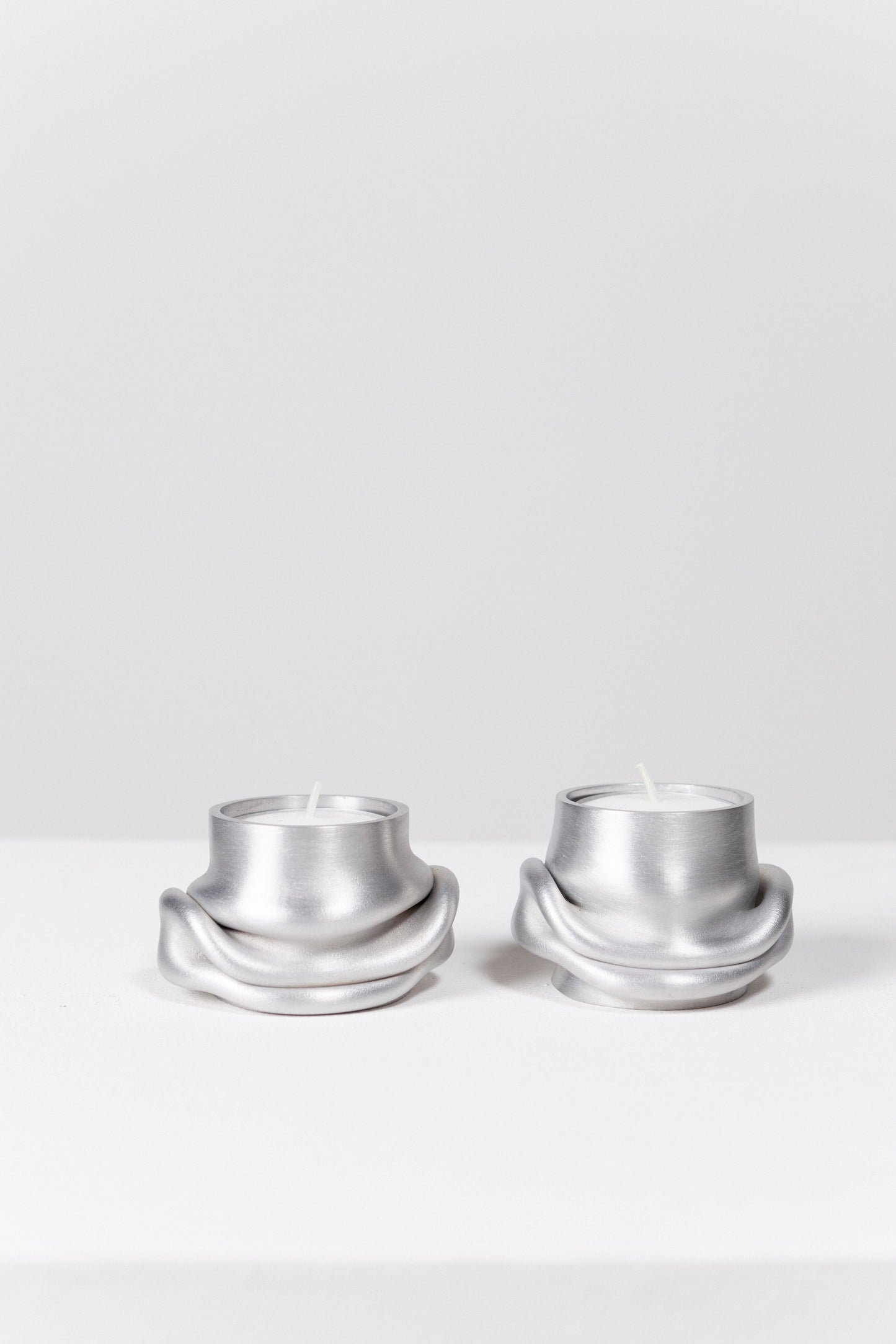 Mondo tea light holder (brushed aluminium)