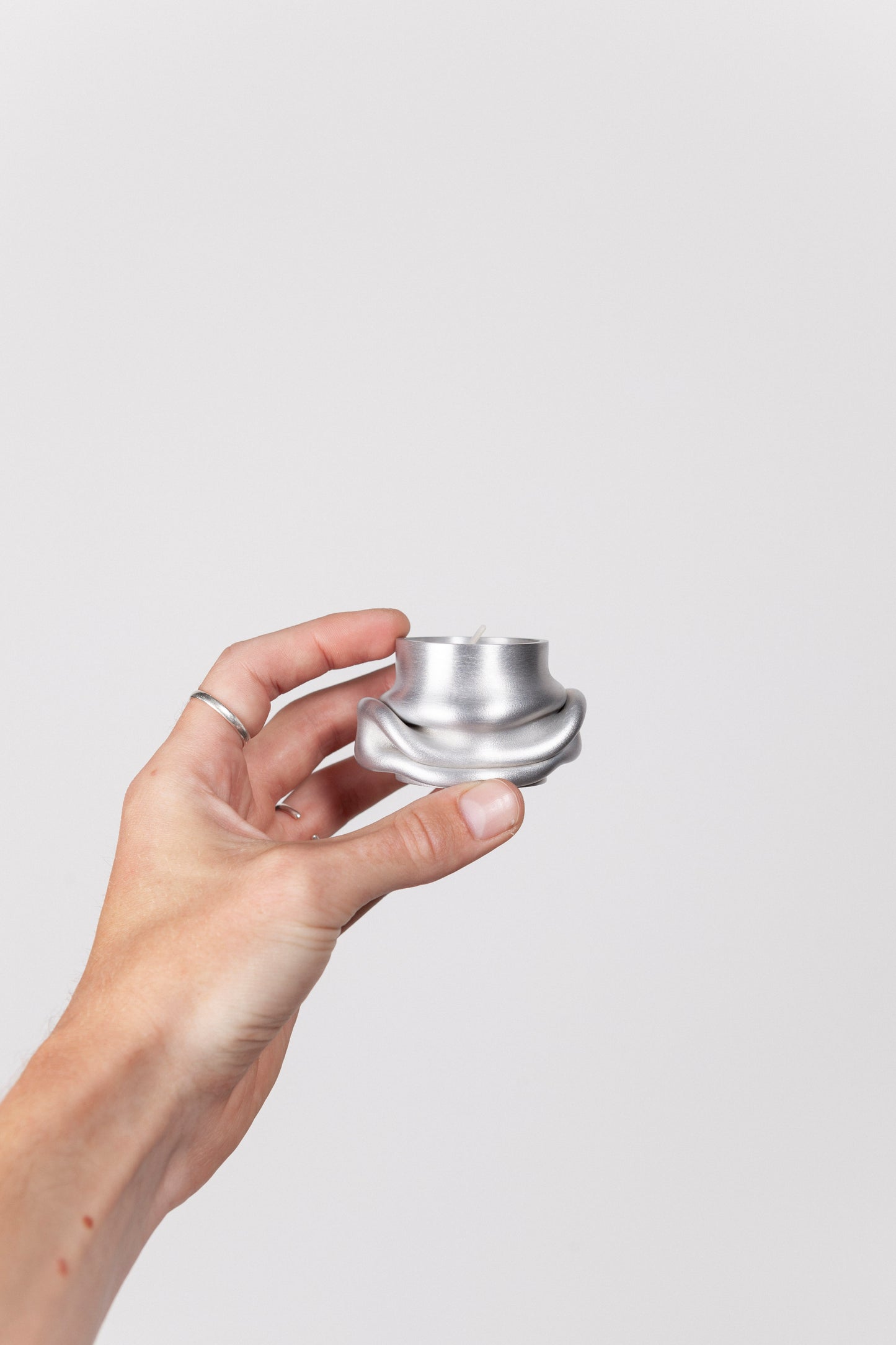 Mondo tea light holder (brushed aluminium)