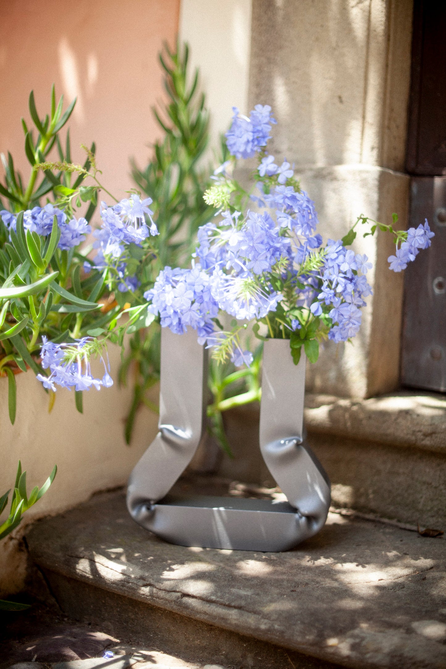 Vasi vase (Dark aluminium)