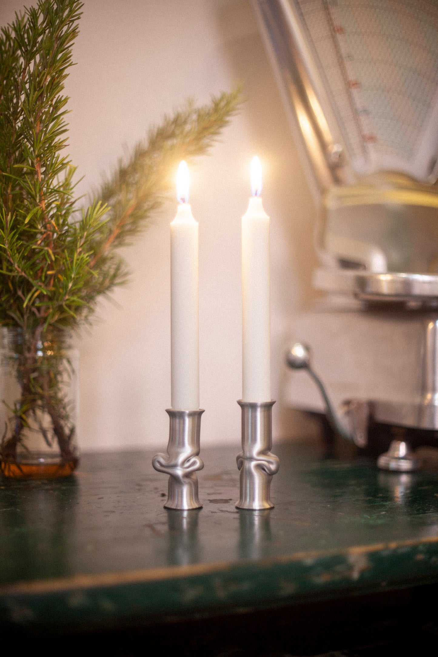 Solo candle holder