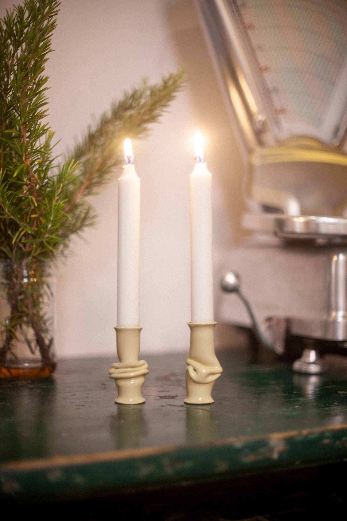 Solo candle holder