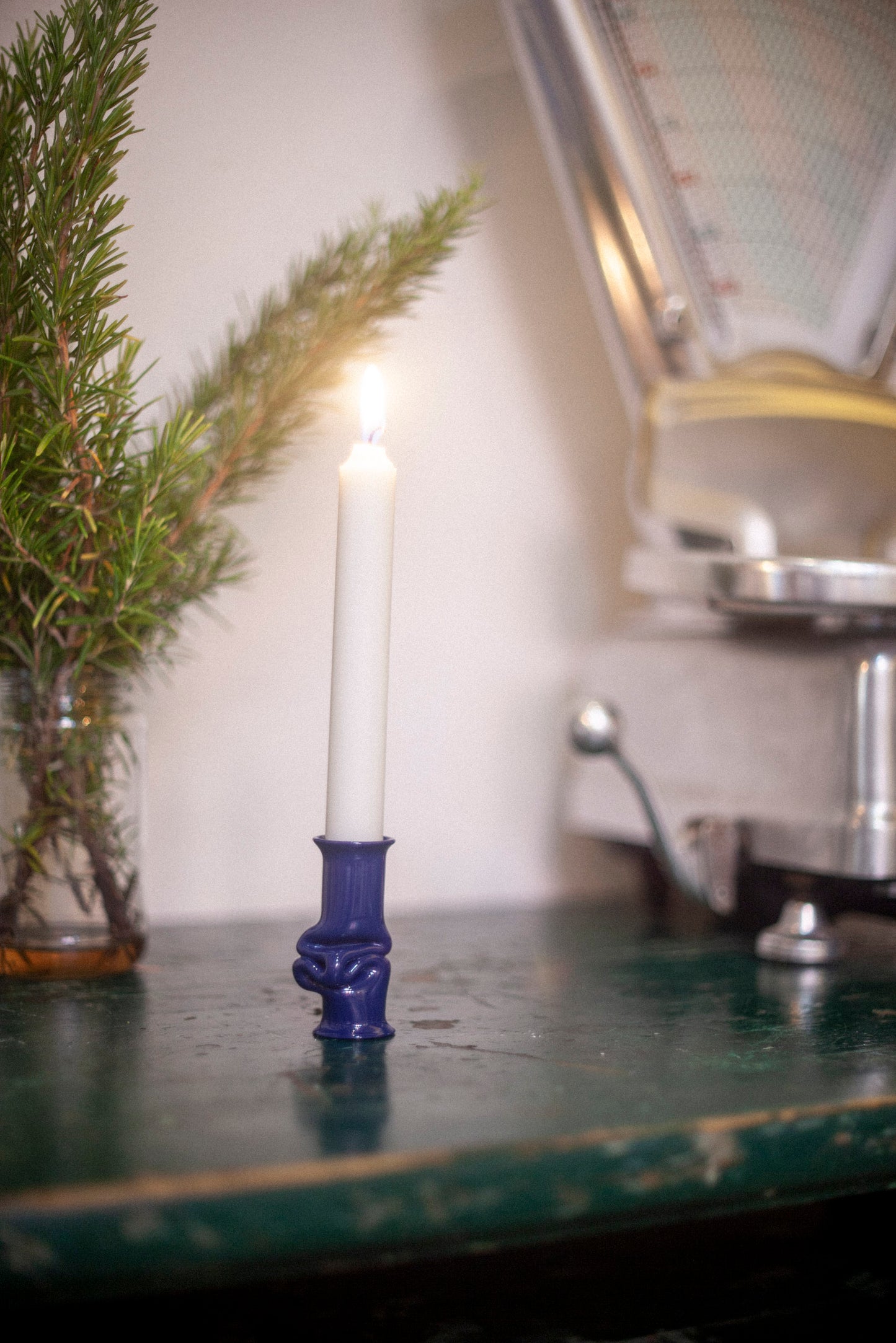 Solo candle holder