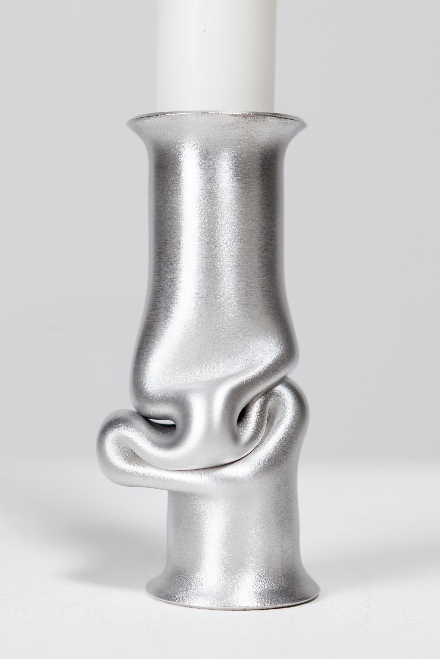 Solo candle holder